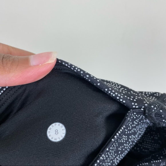 Lululemon Train Times Crop (17") Black Soundwave White Black Size 8 - Picture 5 of 8